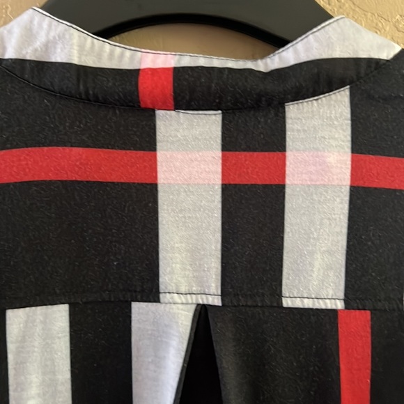 St. Jubileens Women’s tunic 3/4 sleeves black/white/gray/red Vneck size Large - Picture 6 of 17